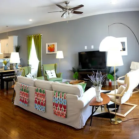 9 Bedroom House In South 11th Street