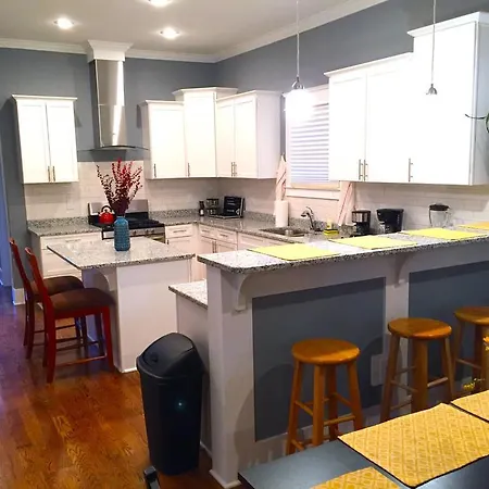 5 Bedroom House In South 11th Street, Holiday home
