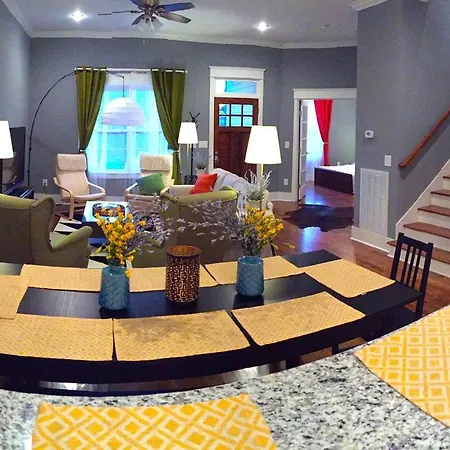 5 Bedroom House In South 11th Street, Holiday home *