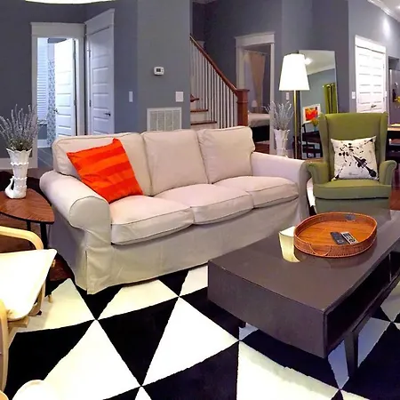 5 Bedroom House In South 11th Street, *