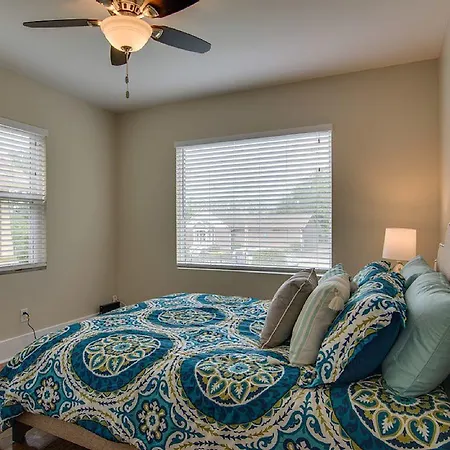Precious, Bright Bungalow In East Nashville! Close To Downtown/germantown! *