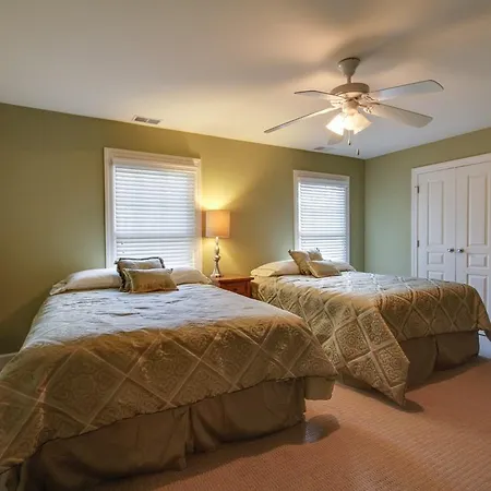 Luxury And Convenience! Walk To Everything! Nashville