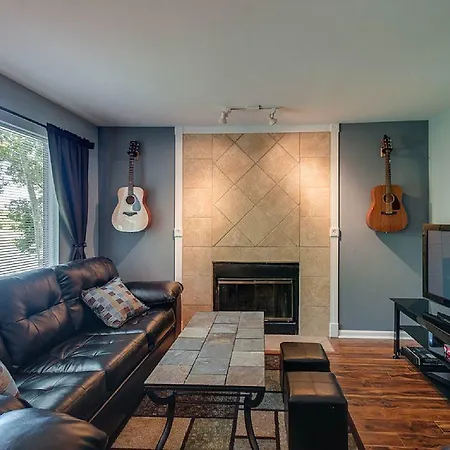 Stunning Riverfront, Downtown Condo, Close To Everything!best Spot In Nashville!
