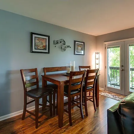 Stunning Riverfront, Downtown Condo, Close To Everything!best Spot In Nashville! Apartment