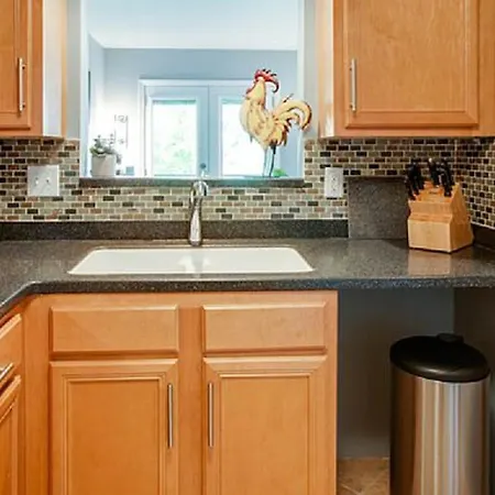 Stunning Riverfront, Downtown Condo, Close To Everything!best Spot In Nashville! Apartment