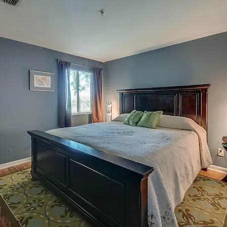 Stunning Riverfront, Downtown Condo, Close To Everything!best Spot In Nashville! Nashville