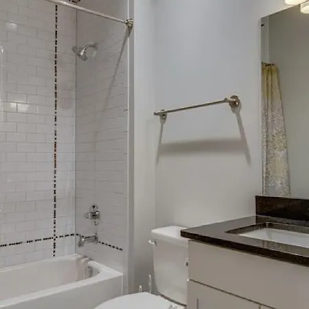 Holiday home Sprawling, Beautiful New Build With For All- Close To Downtown+hot Spots!