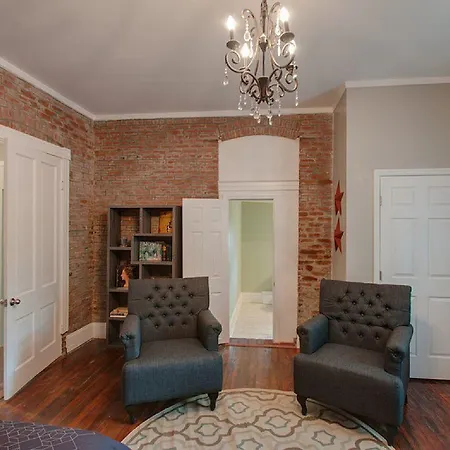 5 Minutes To Downtown, Walking Distance To The Hippest Restaurants And Bars! * Nashville
