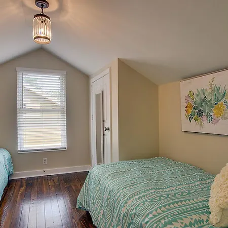 Precious, Bright Bungalow In East Nashville! Close To Downtown/germantown! Holiday home *