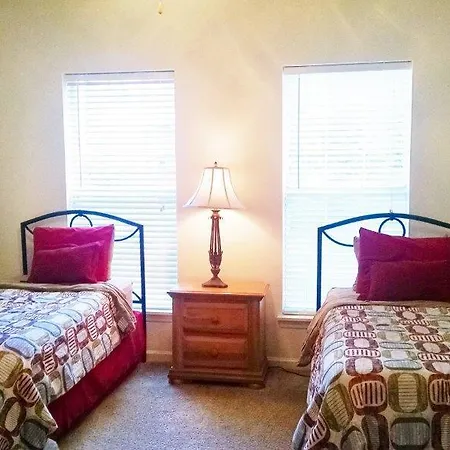 Apartment Signature Suites At The Grove At Whitworth *