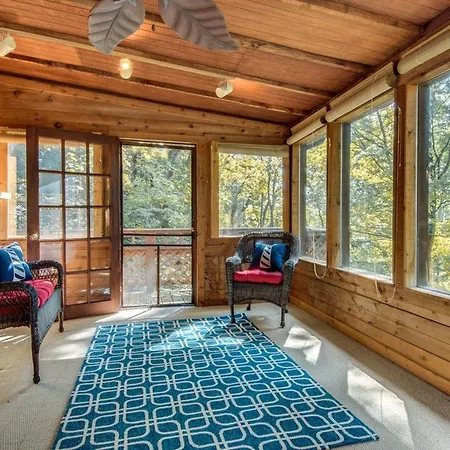 Holiday home Relaxing Riverfront Retreat *