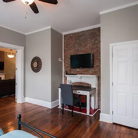 5 Minutes To Downtown, Walking Distance To The Hippest Restaurants And Bars! * Nashville