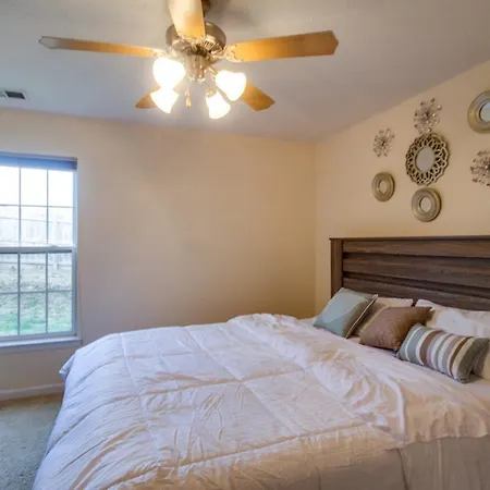 5204 Ryan Allen Circle Home Holiday home