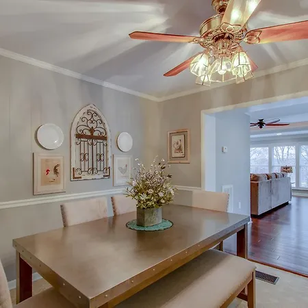 Western Hills Dr Holiday home *