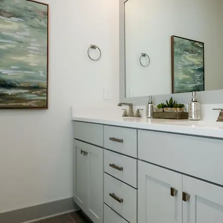 Skyline Views In High-end Gulch Nashville