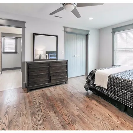 Holiday home Luxury 3br In Trendy East - Ing4 *