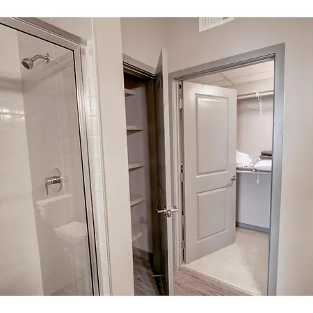 Two Bedroom Midtown Apartment With Rooftop Pool - Mt08 Apartment *