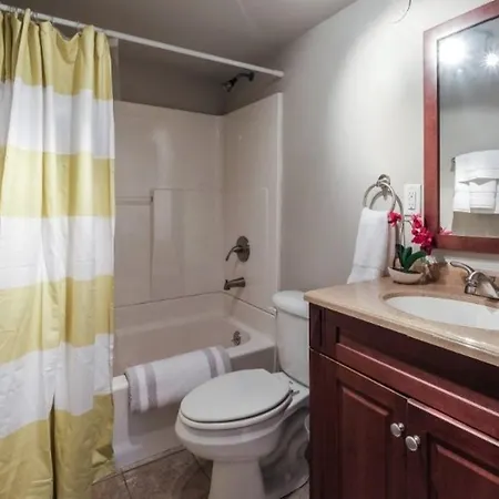 Charlotte Ave Apt 2 Apts Apartment
