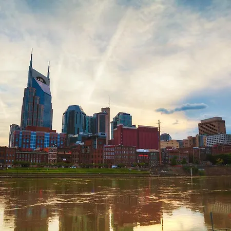 Charlotte Ave Apt 2 Apts * Nashville