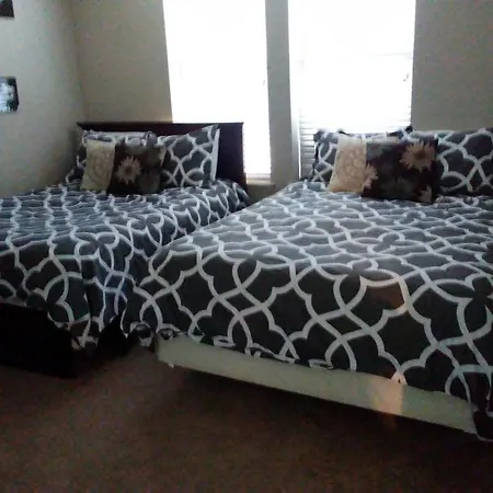 Signature Suites At Elliston23 Apartment *