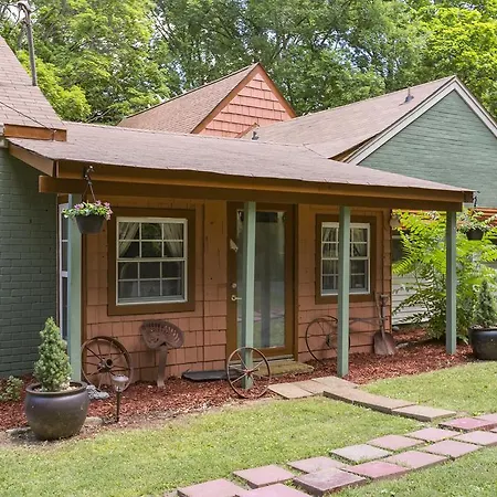 Guest house Southern Charm 2 Bedroom In East *