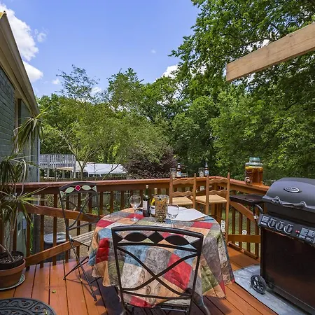 Guest house Southern Charm 2 Bedroom In East *