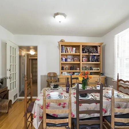 Guest house Southern Charm 2 Bedroom In East *