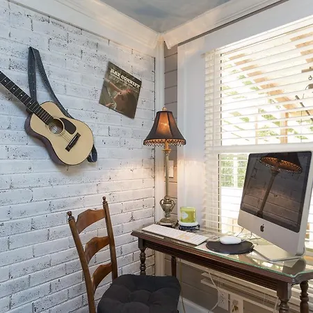 Southern Charm 2 Bedroom In East Guest house Nashville