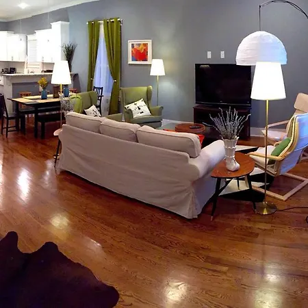 5 Bedroom House In South 11th Street, Holiday home