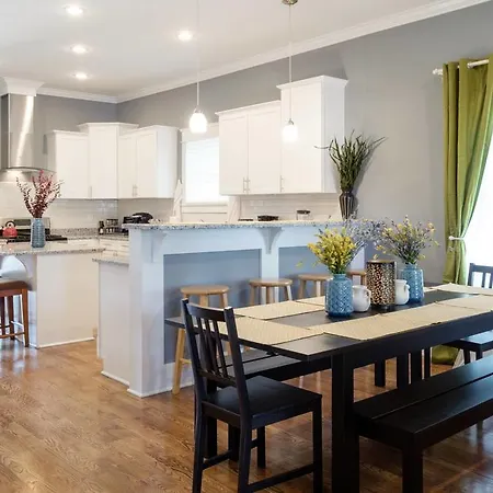 5 Bedroom House In South 11th Street, Holiday home