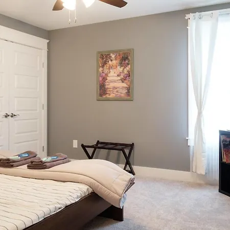 5 Bedroom House In South 11th Street, Holiday home