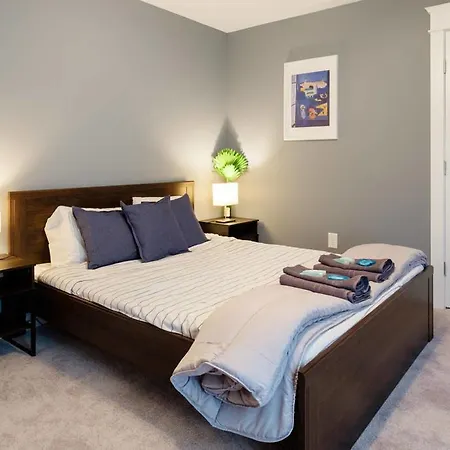 Holiday home 5 Bedroom House In South 11th Street, *
