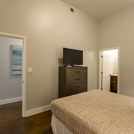Apartment Printers Alley By Yourent