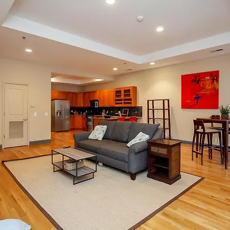 Hideaway Loft In Downtown Apartment
