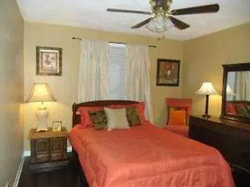 Batavia Suites Apartment