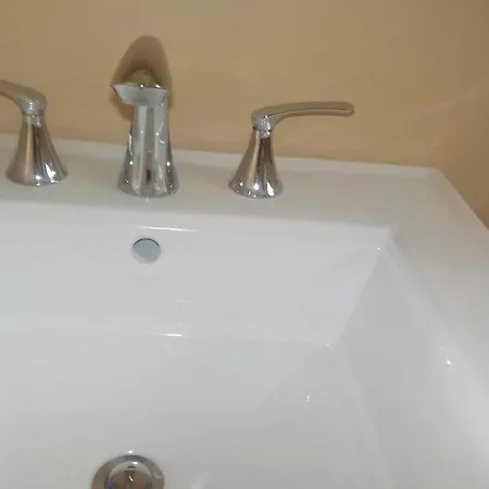 Batavia Suites *