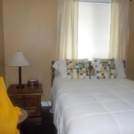 Batavia Suites Apartment