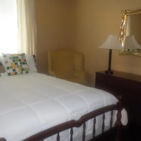 Batavia Suites Apartment