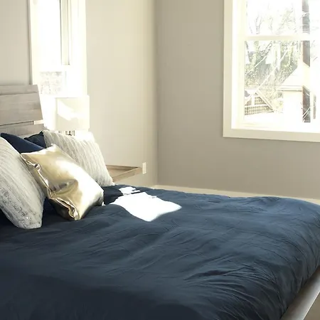 Apartment Duplex Near Downtown *