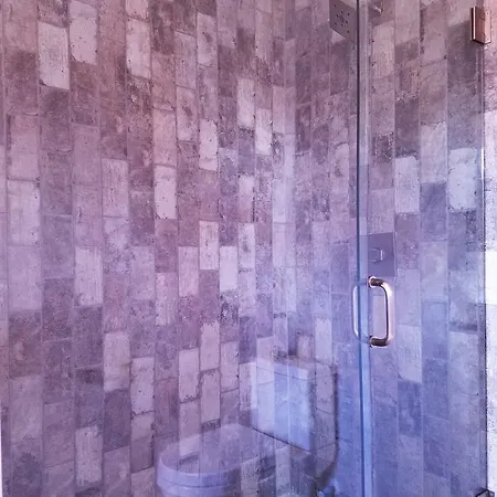 Apartment Duplex Near Downtown Nashville