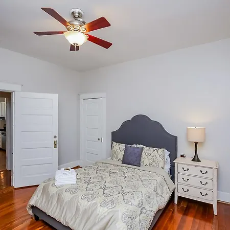 Holiday home Fall Hippest Spots