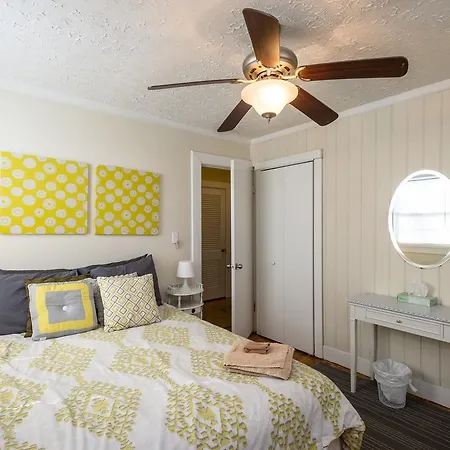 Hip Southern Charmer Apartment *