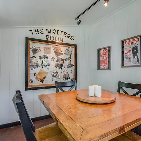 Songwriters Paradise Townhouse Holiday home *
