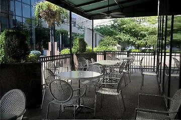 Hotel Doubletree By Hilton Airport