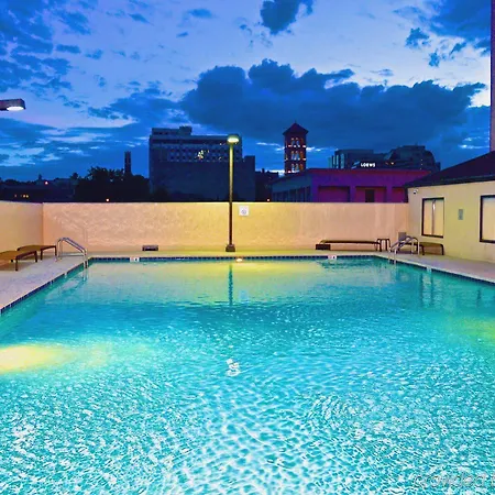 Courtyard By Marriott Vanderbilt West End