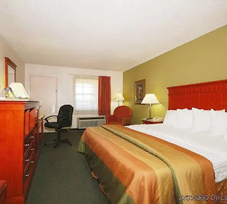 Rodeway & Hotel 3*