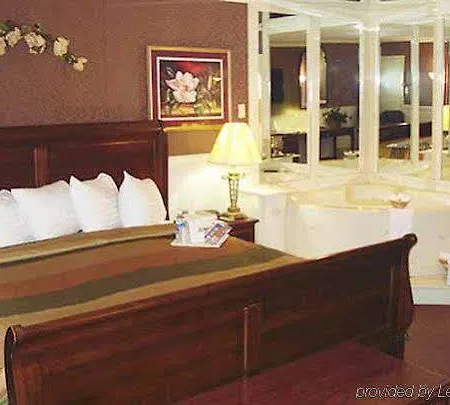 Rodeway & Hotel