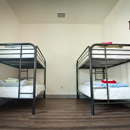 Hostel Downtown - Adults Only