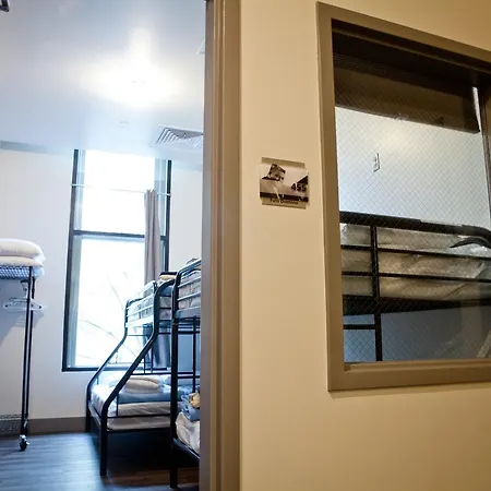 Downtown - Adults Only Hostel *