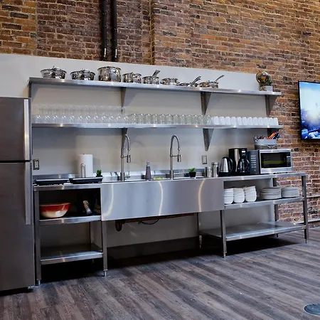 Hostel Downtown - Adults Only